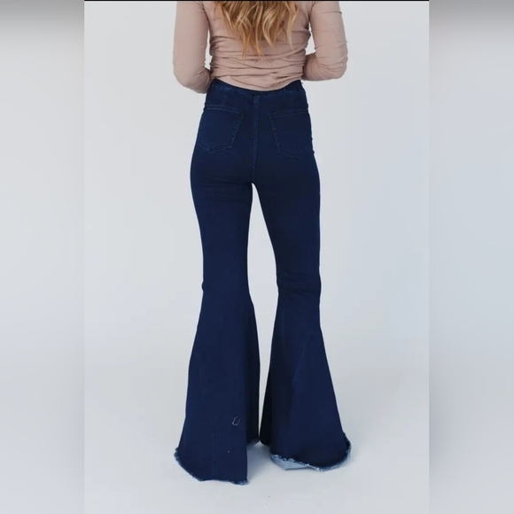 Dark Denim bell bottom jeans - Picture 4 of 4